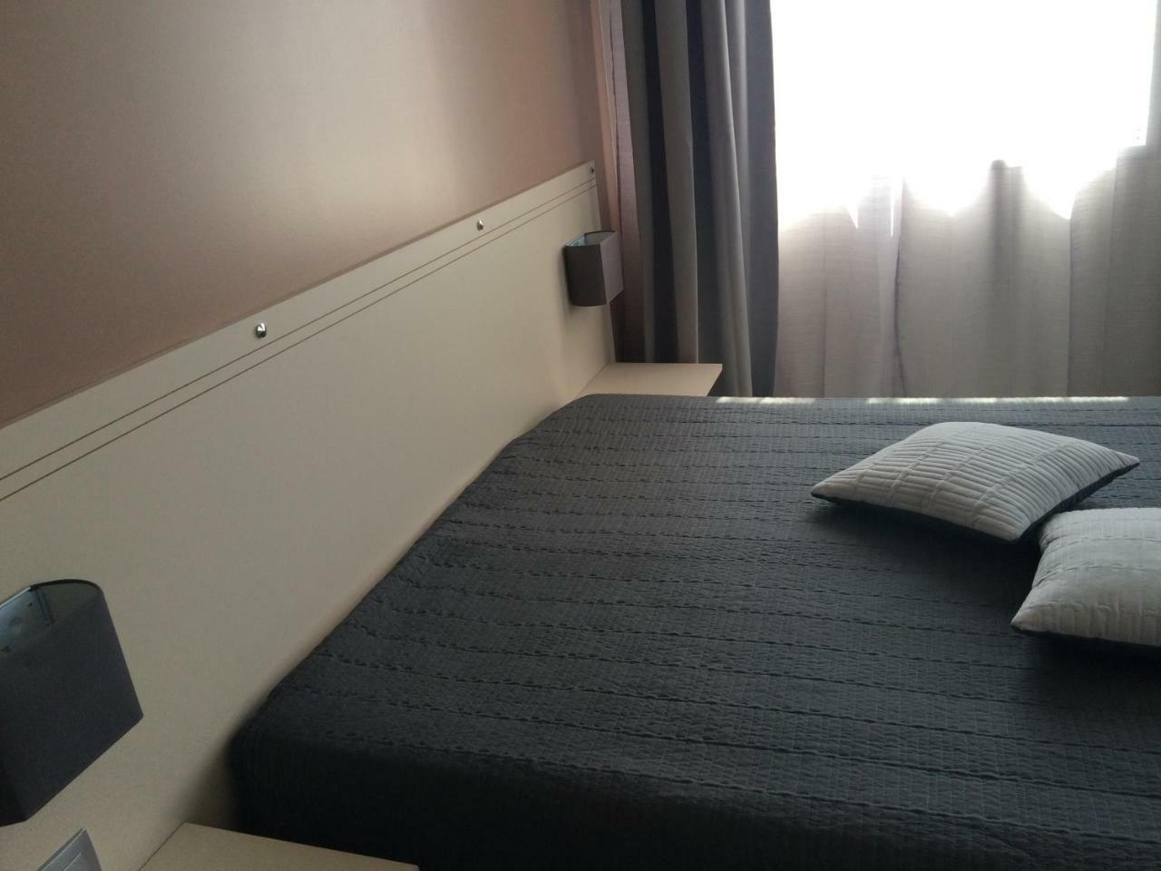 La Caroline Hotel Corbie Exterior foto